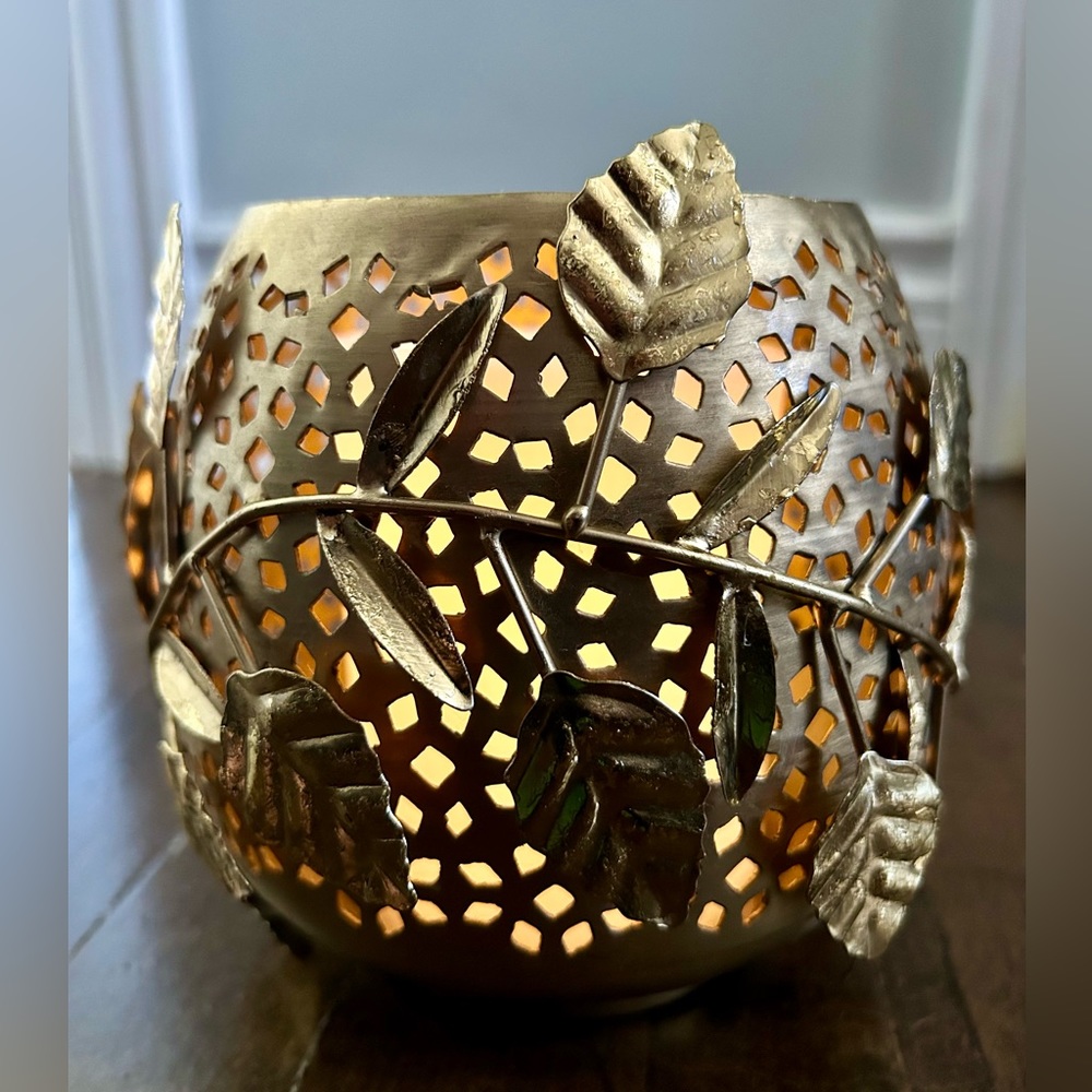 Anthropologie brass candleholder round leaves vines rare